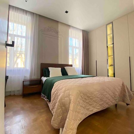 Favorit Apartments 2 Кім Безкоштовна Парковка Центр З Балконом Не Далеко Від Ж Д Вокзалу Звітні Документи Львів Екстер'єр фото