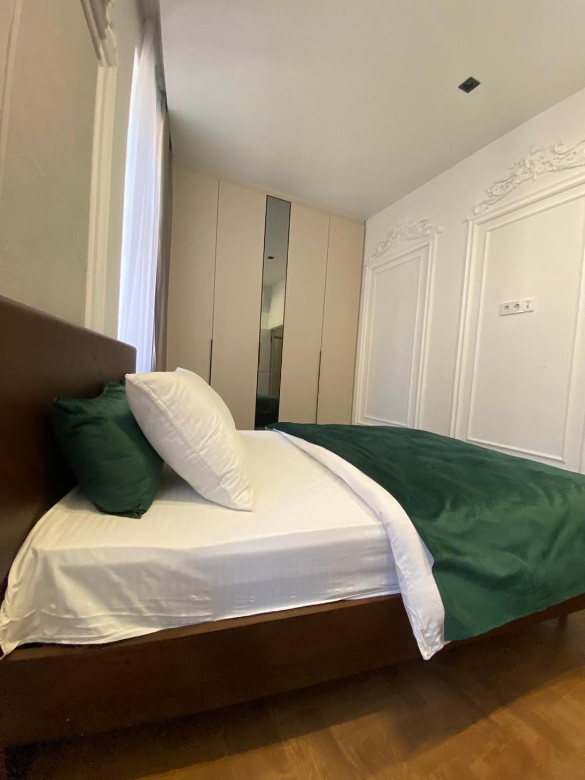 Favorit Apartments 2 Кім Безкоштовна Парковка Центр З Балконом Не Далеко Від Ж Д Вокзалу Звітні Документи Львів Екстер'єр фото