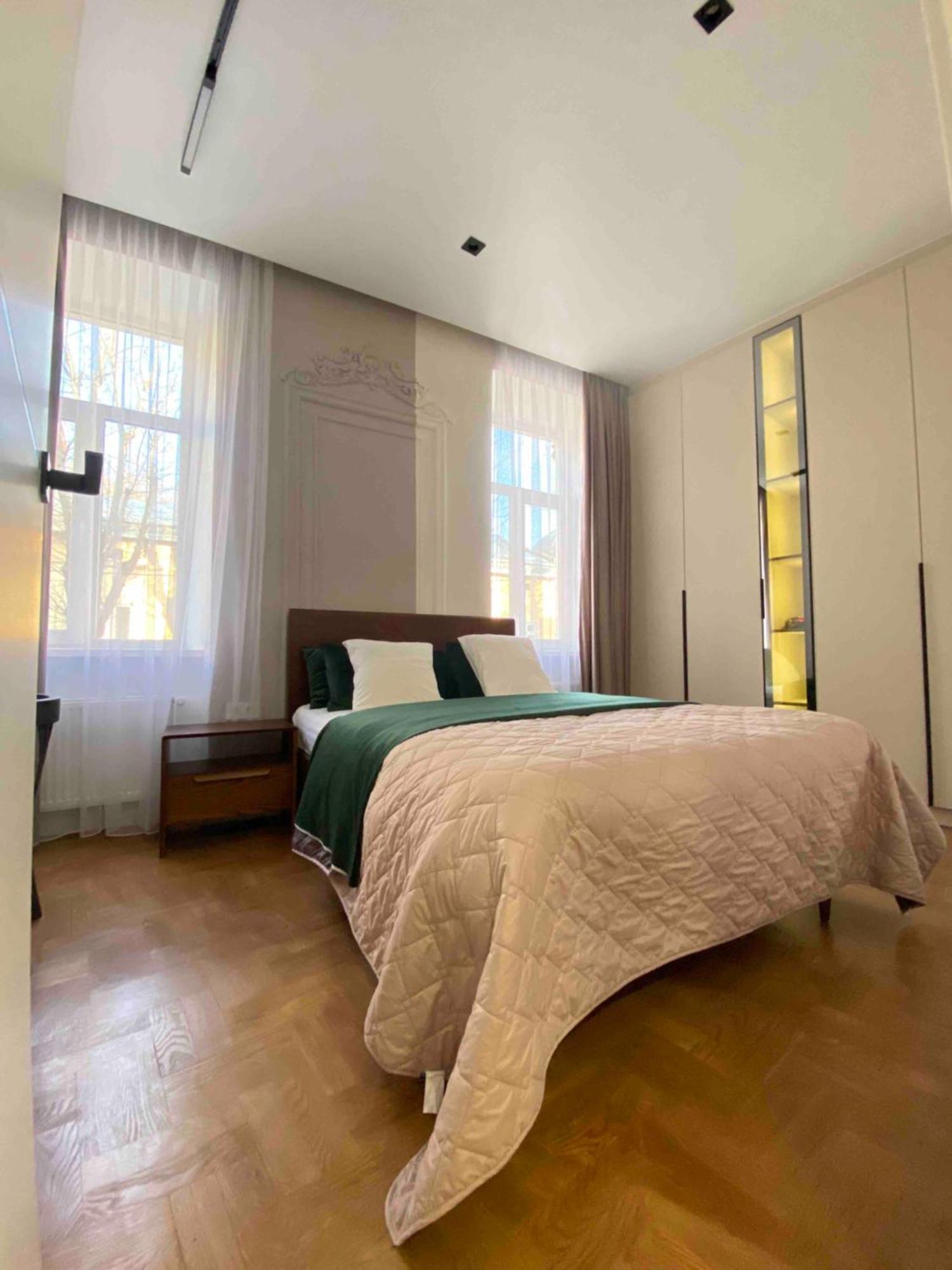 Favorit Apartments 2 Кім Безкоштовна Парковка Центр З Балконом Не Далеко Від Ж Д Вокзалу Звітні Документи Львів Екстер'єр фото
