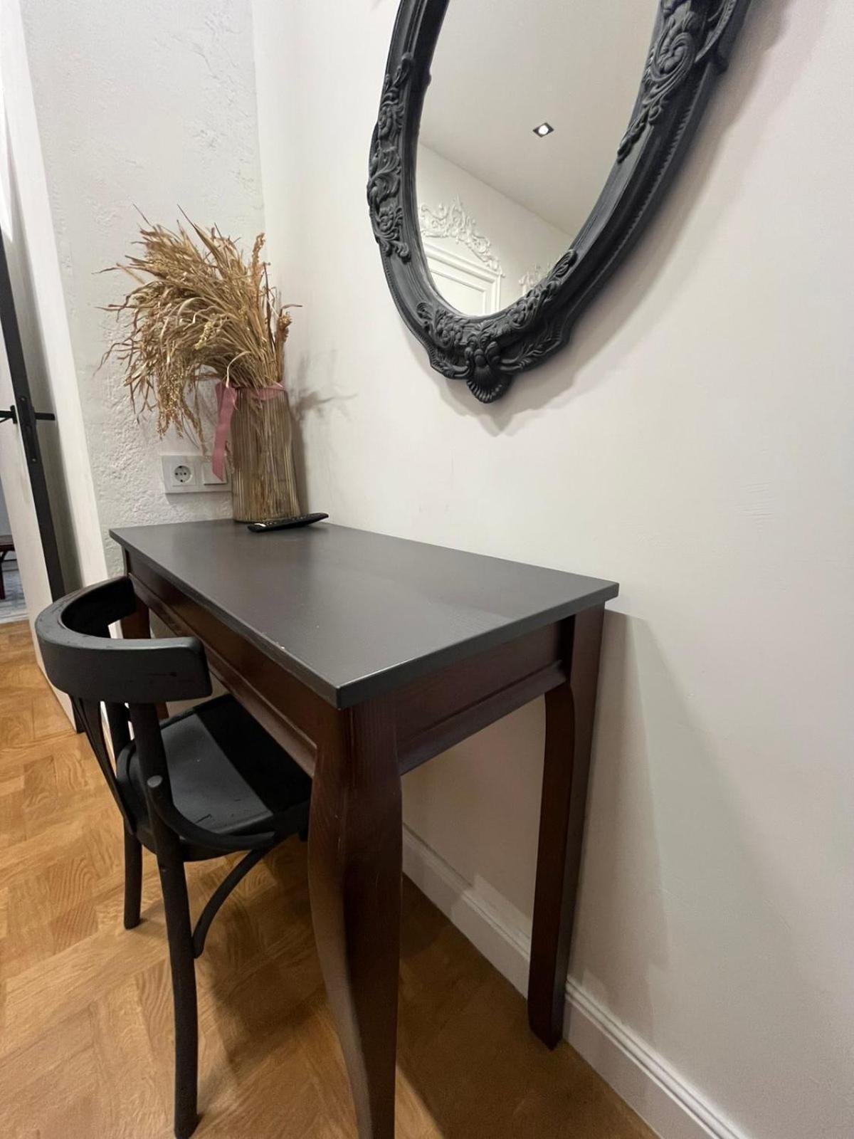 Favorit Apartments 2 Кім Безкоштовна Парковка Центр З Балконом Не Далеко Від Ж Д Вокзалу Звітні Документи Львів Екстер'єр фото